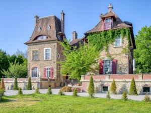 Le Petit Château de Barbizon au Bois du Mée