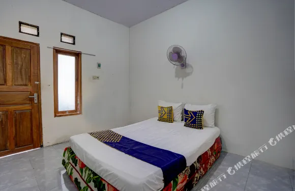 Hotel O Griya Sandi 伊斯蘭旅館 Rogojampi