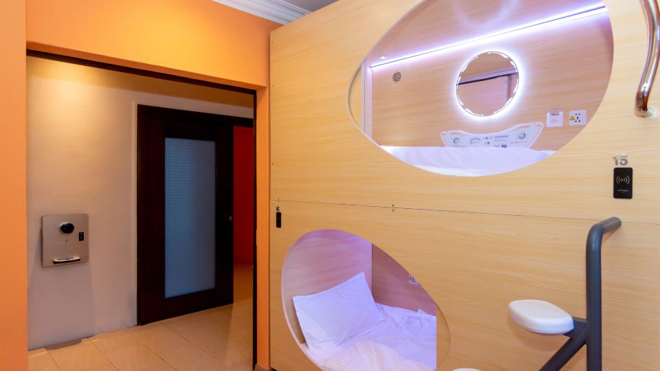 Momostay Capsules Hotel