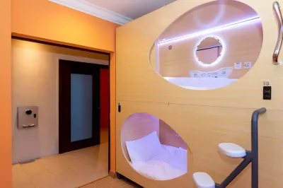 Momostay Capsules Hotel
