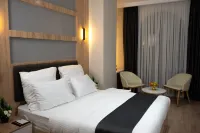 Golden River Hotel by Continent