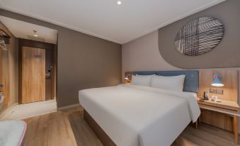 Homeinn · neo (Shanghai Minhang Zhuanqiao Subway Station)