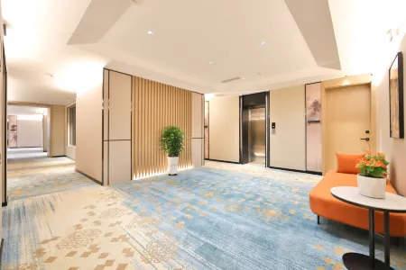 Earl Family Hotel (Changbai Mountain North Slope Distribution Center Erdao Baihe) Отели рядом с достопримечательностью «Meiren Songyuan (North Gate)»