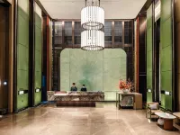 Wuhan JING Hotel (Wuhan Zoo International Expo Center) Hotels near Guiyuan Temple