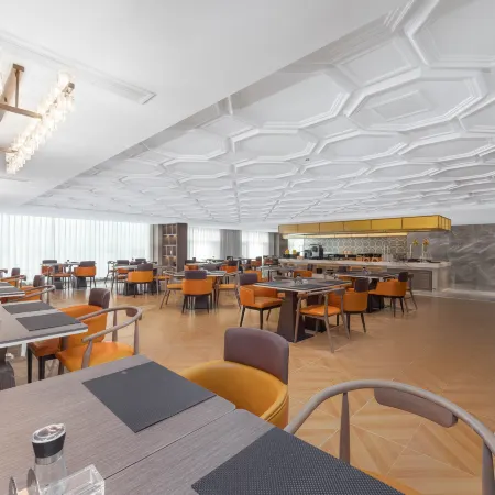 Vienna International Hotel (Bazhou Yuhua East Road Yichen Building)