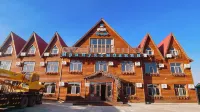 Ergun and Irina Kaptelova Hotel Отели рядом с достопримечательностью «Русский народный музей»