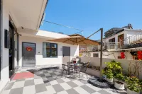 Jiuhuashan Life Station Homestay (Meat Body Palace Branch) Hotels near Daoseng Cave