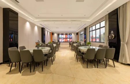 Pufeng Zhuiyue Guesthouse (Huangguoshu Waterfall Scenic Area Branch) Отели в г. Гуанлин