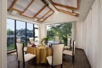 Swan Lake Hotel (Taierzhuang Ancient City Scenic Area Branch) Hotels in Zaozhuang