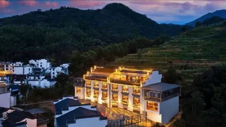 Wuyuan Mingquan Shanshu Homestay (Guangling Scenic Area) Отели рядом с достопримечательностью «Wuyuan Huangling Scenic Area - Viewing Point»