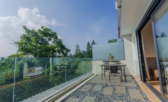 Shanfeng Yuyue Homestay (Emeishan Scenic Area Linggongli)