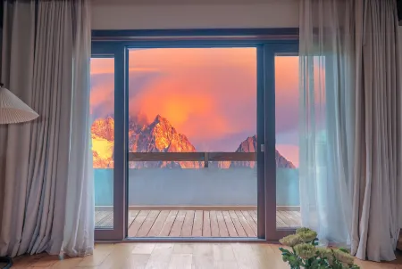 Mishan Guiyun Snow Mountain Panoramic View Pu'er Tea Fragrance Holiday Home Отели рядом с достопримечательностью «Blue Moon Valley»