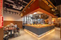 Floral Hotel·Moonlit Lake Hotel(Wuxi East Station Store)