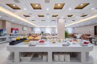Jifeng International Hotel (Xinyang New 16th Street Branch)