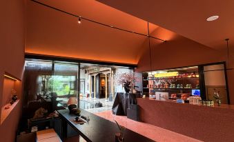 Qianyan Li Bai Hotel at Fuxian Lake (Guanglong Town)