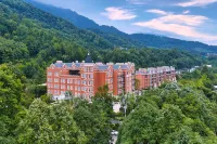 Longmen Spring Garden Hotel