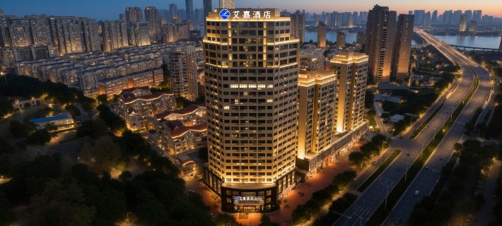 Aijia Hotel (Chengnan Tianhong Shopping Center) Hotele w: Ji’an