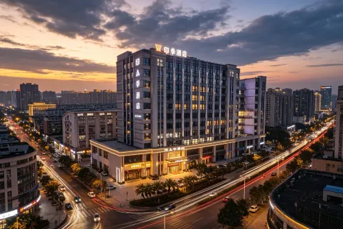 Yinji Hotel (Yuhuan Wuyue Plaza)