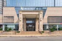 Rezen Longuu Hotel (Dengzhou Municipal Government & Tuanhe National Wetland Park Branch) - موقف سيارات