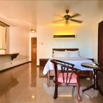 Steps Garden Resort Отели рядом с достопримечательностью «Пляж Сабанг»