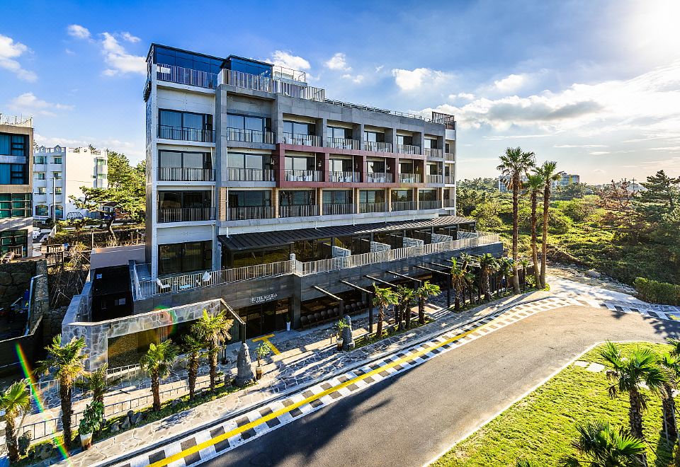 rekomendasi-hotel-populer-jeju-aguila-hotel