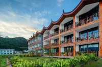 瀘沽湖雲灣湖景度假酒店 鄰近情人樹的酒店