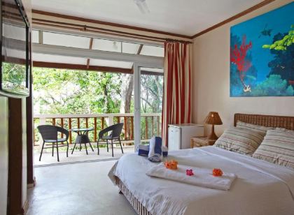 El Galleon Beach Resort