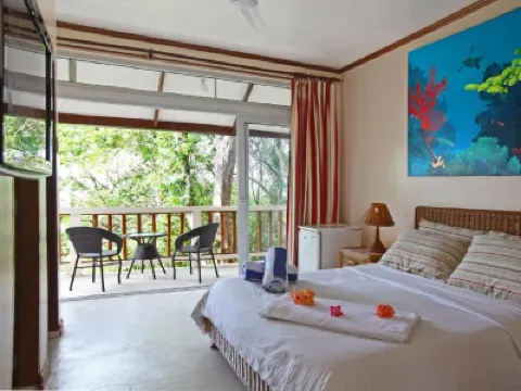 เอล แกลเลออน บีชรีสอร์ท เอเชียไดฟ์เวอร์ โรงแรมใน