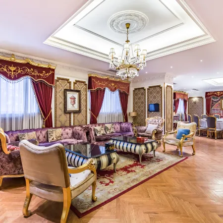 RoyalLong TianTian Holiday Hotel Отели рядом с достопримечательностью «Станция метро Wanshoulu»