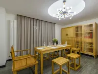 Jinan Yuanshe Wangquan Homestay (Heihuquan Daming Lake Branch) Отели рядом с достопримечательностью «Источник Heihu»