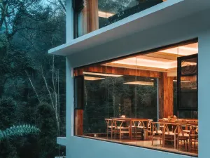 Mount Emei Hetang Nanxi Hotel