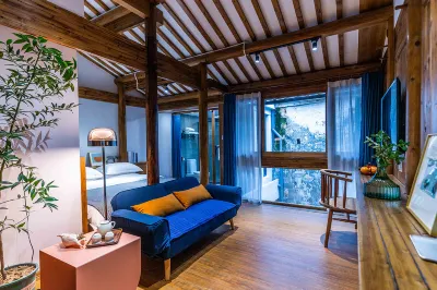Hongcun Xiaozhongshan · Jingmu Homestay (Hongcun, Lucun Wood Carving Building Scenic Area Branch) Hôtels à proximité de : Lu Village
