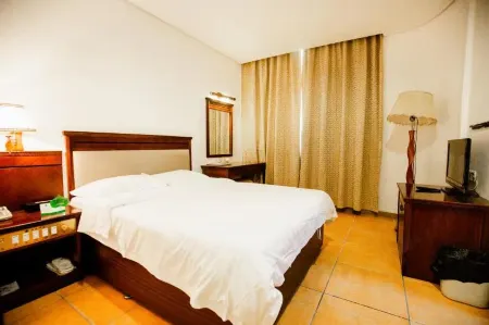 Deyuan Hotel Отели рядом с достопримечательностью «Happy Valley»