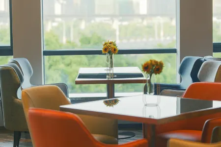 Echarm Hotel (Huangshi Daye High-speed Railway Station Bund Capital)