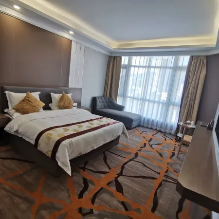 San Tos Hotel