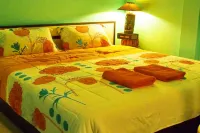 Baan Saithong Hotels near Tawaen Beach
