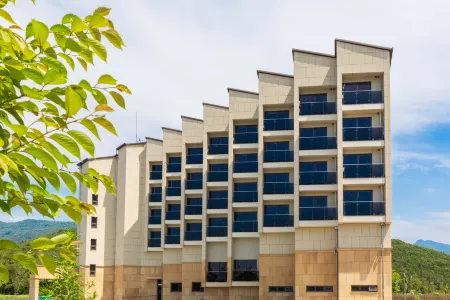 Byeonsan Cozy Cove Hotel Отели рядом с достопримечательностью «Byeonsan Beach»