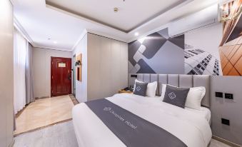 Chonpines Hotel (Beijing South Railway Station Gongyi Xiqiao Subway Station Store)