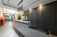 Jinjulai Film Hotel (Hainan University) Hotels near Hainan University(Haidian Campus)