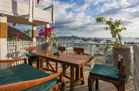 Eco Tree O'Tel Отели в г. Комодо