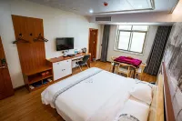 Fengkai Tianlun Business Hotel - balcony
