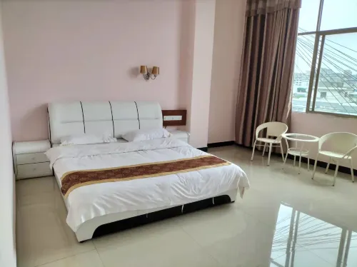 Qiubei Zhenyuan Business Hotel