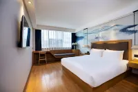 Starway Hotel (Zhengzhou Zhengdong New Area Hongzhuan Road) Hotels near LIANG PIN PU ZI DONG MING LU GONG ZHUAN LU