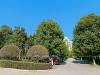 Days Hotel by Wyndham Suixian Shennong - parking