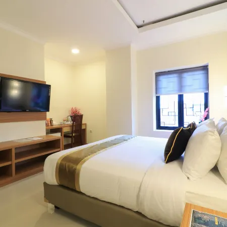 Coins Hotel Jakarta Отели рядом с достопримечательностью «Торговый центр Sunter Mall»