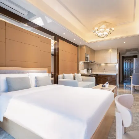 Liangting Boutique Holiday B&B (Houhai Duty-Free City Store)