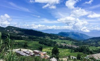 Yuanyang Yuanshe Mulaya Homestay (Terraced Field Scenic Area)