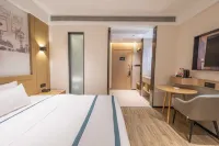 City Comfort Inn Hotel (Yueyang Pingjiang Nanjiang Fulong Pedestrian Street)
