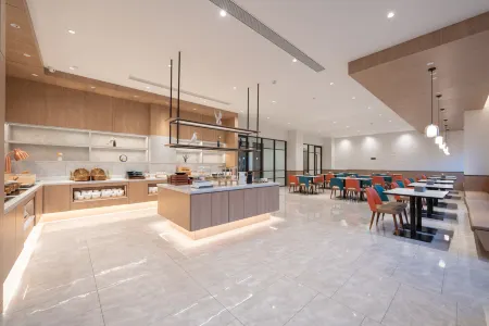 HanTing Hotel (Jinan Zhangqiu Shengjing Industrial Park) Отели рядом с достопримечательностью «Shandong Hiteam Institute of Software Engineering»