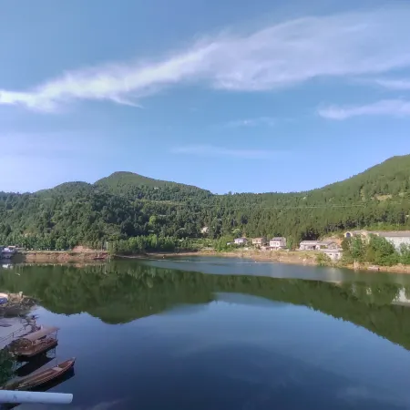 Nanbu County Damingshan Chinese Inn